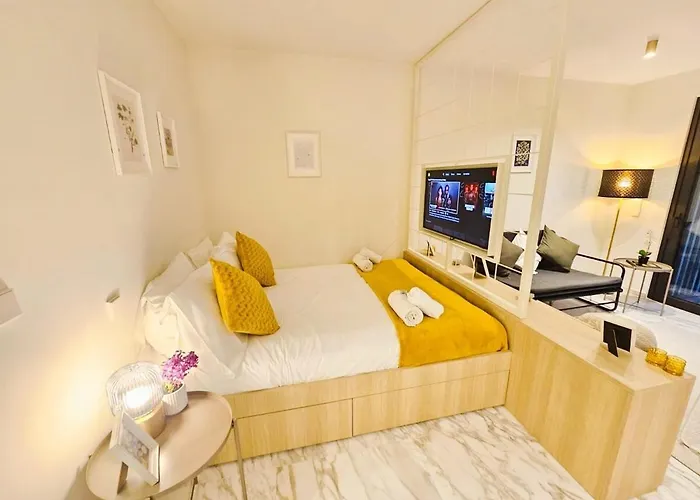 Cosy Terrace Close To Center-limp11