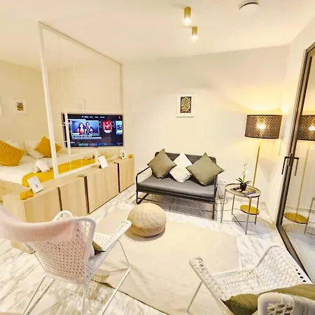 Cosy Terrace Close To Center-limp11 Апартаменты