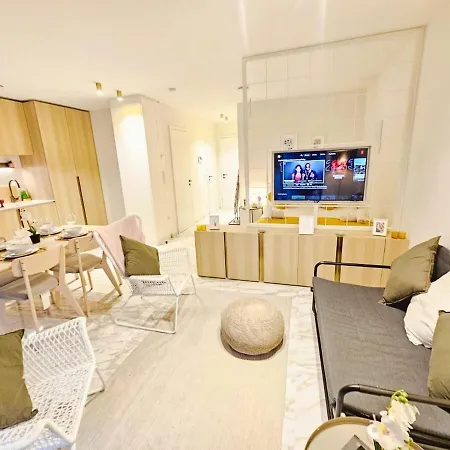 Апартаменты Cosy Terrace Close To Center-limp11