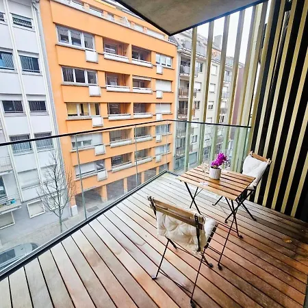 Cosy Terrace Close To Center-limp11