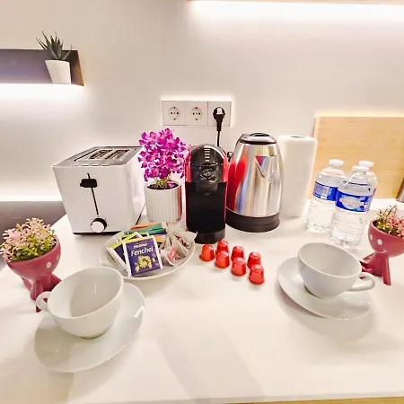 Cosy Terrace Close To Center-limp11 Appartamento